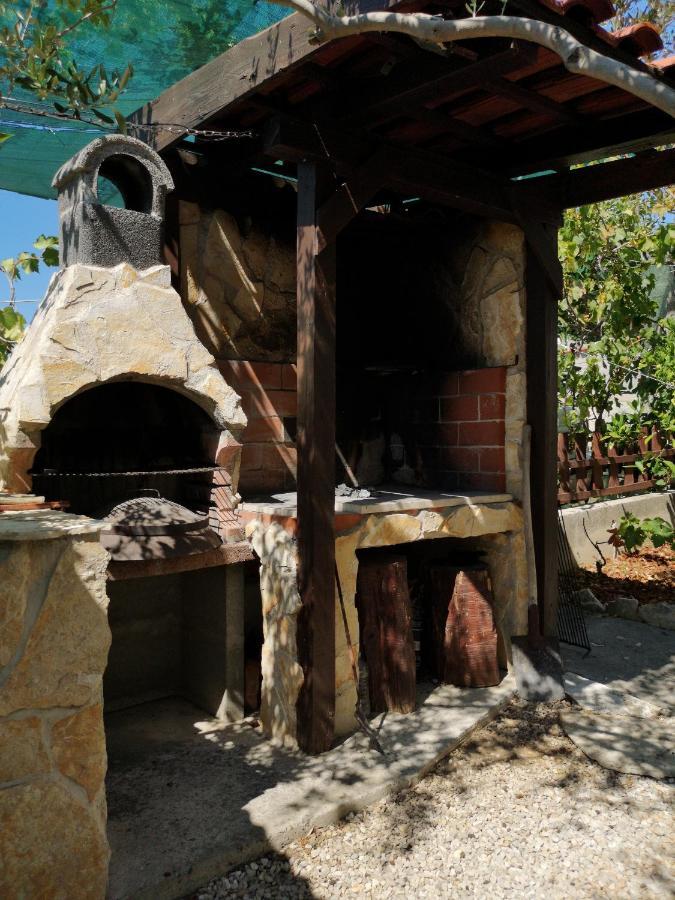 Apartments With A Parking Space Banjol, Rab - 5071 Εξωτερικό φωτογραφία