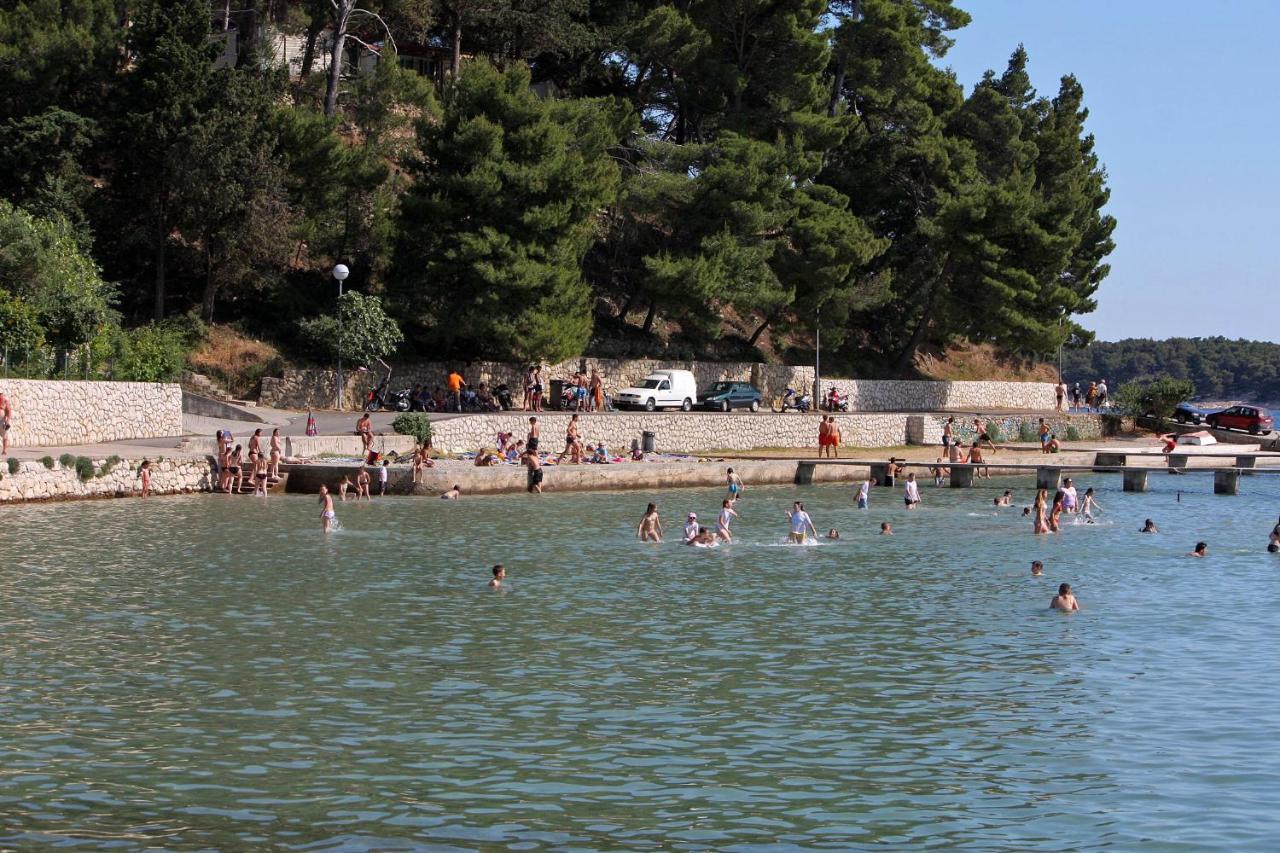 Apartments With A Parking Space Banjol, Rab - 5071 Εξωτερικό φωτογραφία